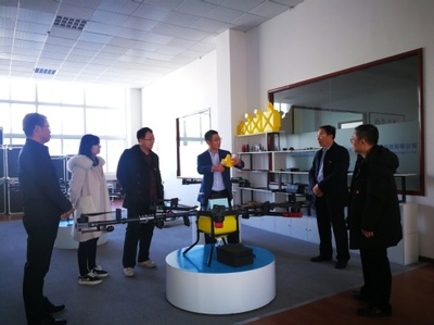 物電學(xué)院教工二支部 “黨員博士服務(wù)團(tuán)”深入企業(yè)一線，以科技咨詢服務(wù)賦能產(chǎn)業(yè)升級(jí)